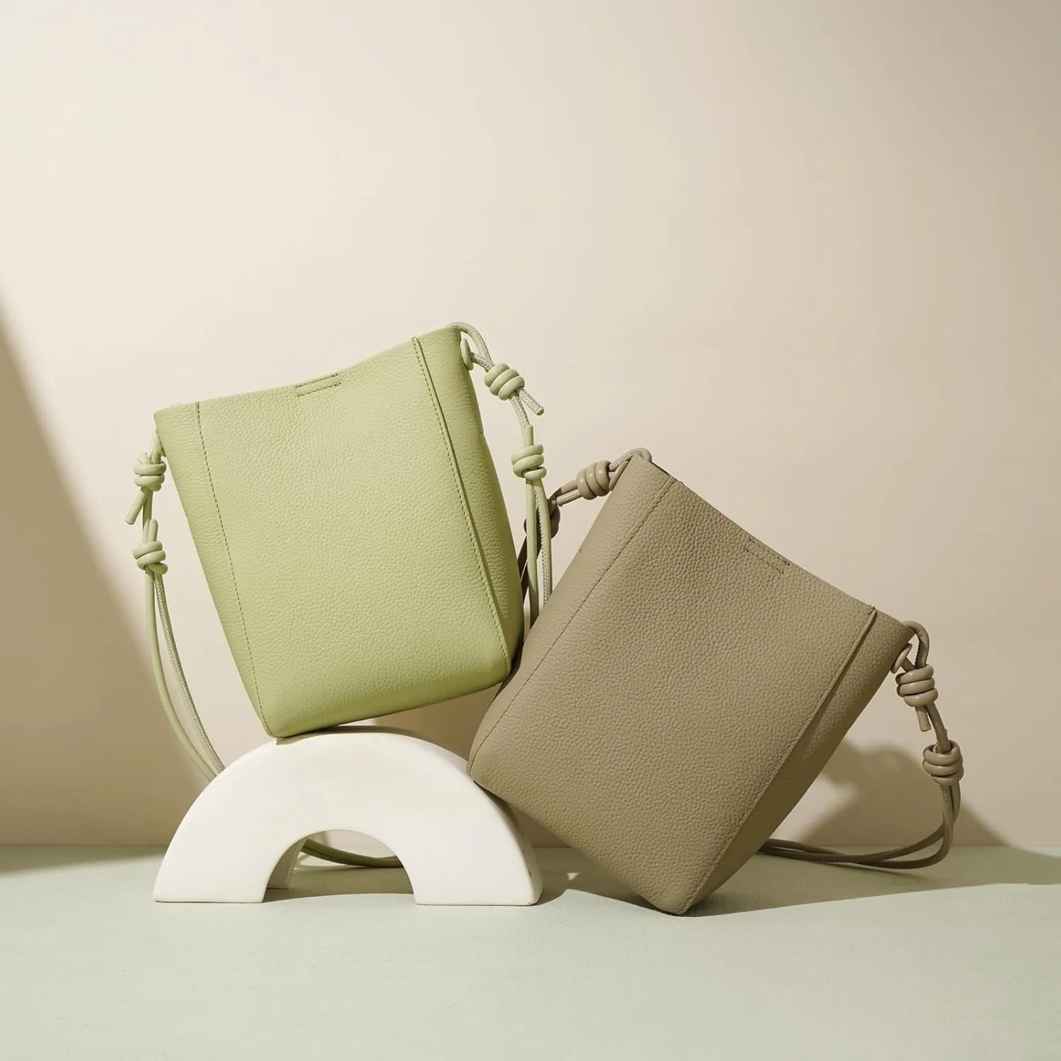 Head layer cowhide bag for women,lightweight and simple tote,bucket crossbody bag, adjustable drawstring shoulder Bag.