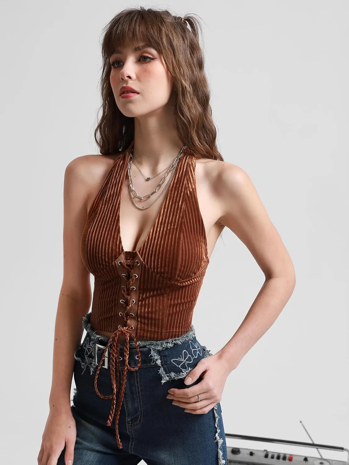 Verdusa Women's Sleeveless Halter Neck Lace Up Front Tie Back Crop Top
