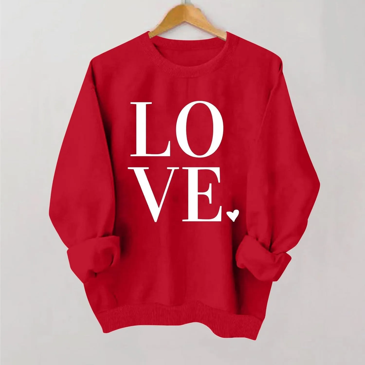 Women Valentine's Day Sweatshirt 2025 Oversized Long Sleeve Red Pullovers Love Heart Graphic Valentines Sweaters